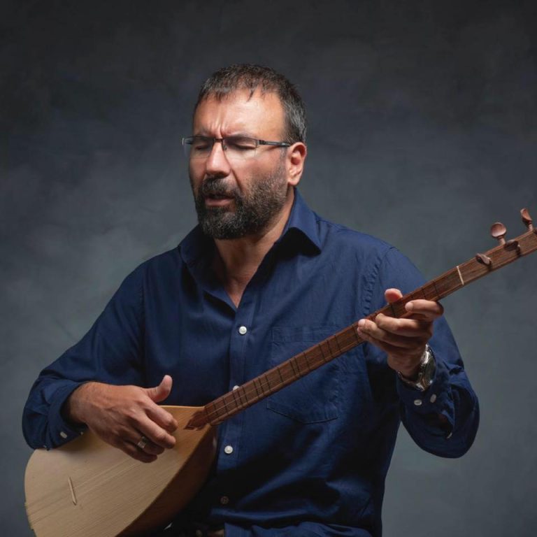 Tolga Sağ Kimdir? Tolga Sağ Kaç Yaşında ve Nereli? İşte Hayatı ve Albümleri